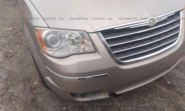 Photo 5 VIN: 2A8HR64XX8R148959 - CHRYSLER TOWN AND COUNTRY 
