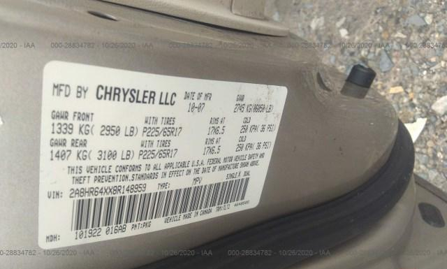 Photo 8 VIN: 2A8HR64XX8R148959 - CHRYSLER TOWN AND COUNTRY 