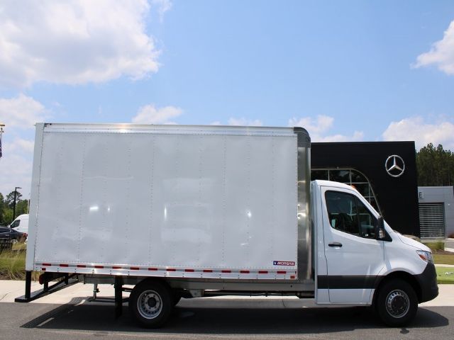 Photo 3 VIN: W2X8E33Y3MN174535 - FREIGHTLINER SPRINTER CAB CHASSIS 