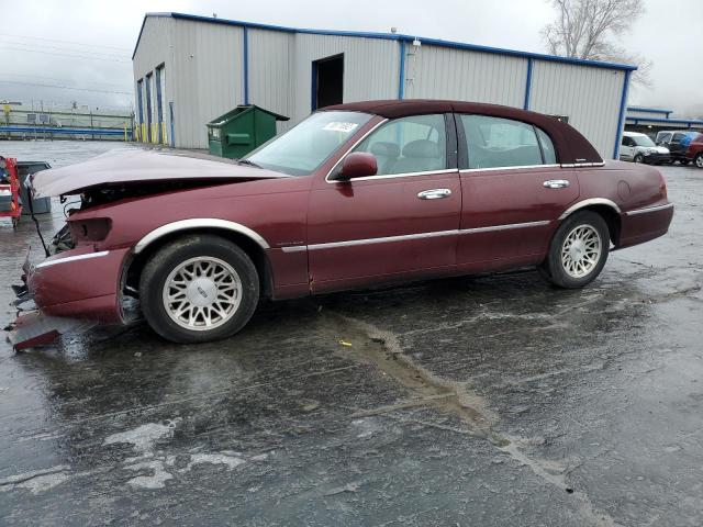 VIN: 1LNFM82WXWY677657 - lincoln town car s