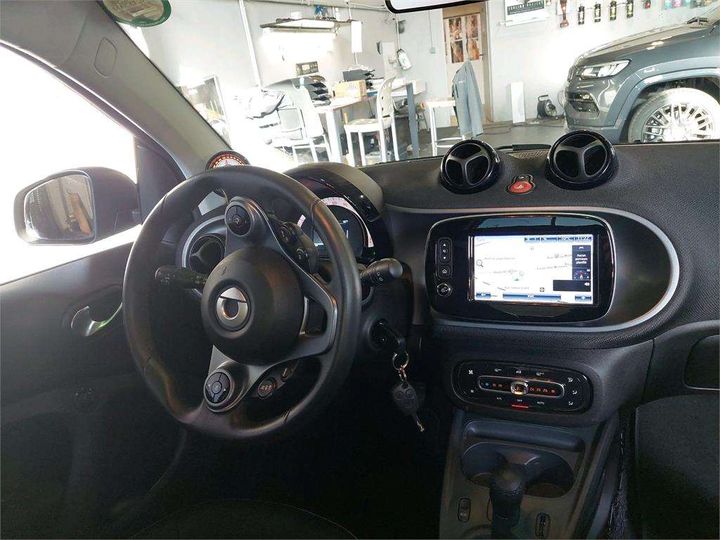 Photo 4 VIN: WME4533911K260825 - SMART FORTWO COUPE 