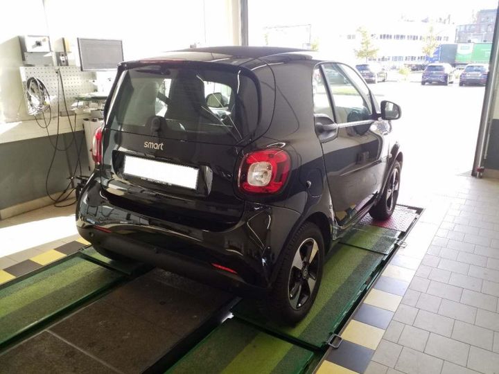 Photo 5 VIN: W1A4533911K433254 - SMART FORTWO COUPE (11.2014-&GT) 