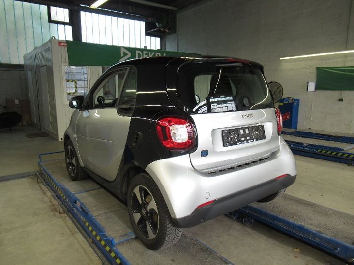 Photo 7 VIN: W1A4533911K434212 - SMART FORTWO COUPE (11.2014-&GT) 