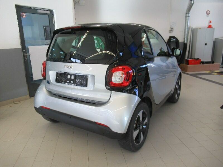 Photo 2 VIN: W1A4533911K434133 - SMART FORTWO COUPE (11.2014-&GT) 