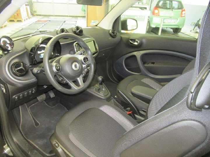 Photo 5 VIN: W1A4533911K434133 - SMART FORTWO COUPE (11.2014-&GT) 