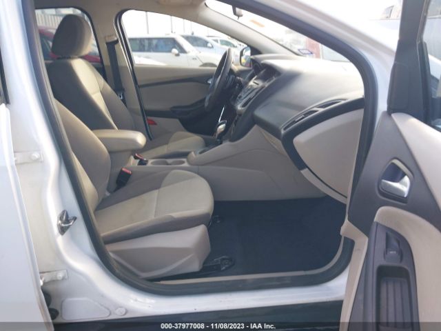 Photo 4 VIN: 1FADP3F2XDL233742 - FORD FOCUS 
