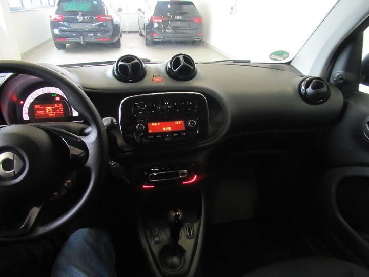 Photo 6 VIN: W1A4533911K461428 - SMART FORTWO COUPE (11.2014-&GT) 