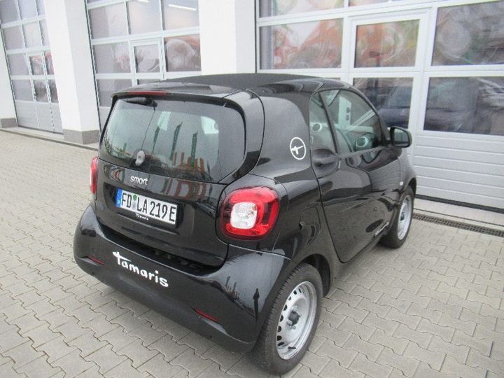 Photo 6 VIN: W1A4533911K445693 - SMART FORTWO COUPE (11.2014-&GT) 