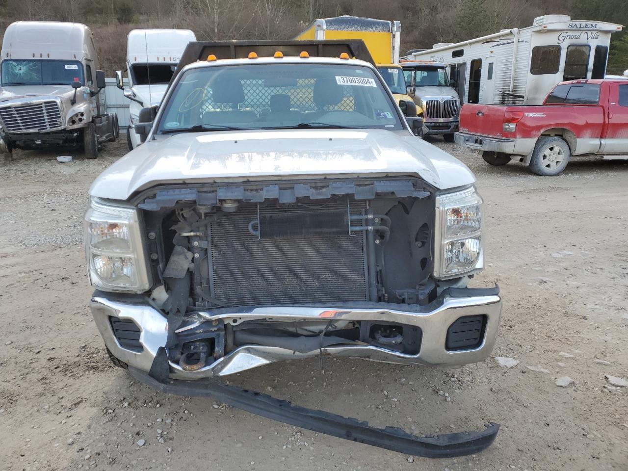 Photo 4 VIN: 1FDRF3G61FEA39821 - FORD F350 