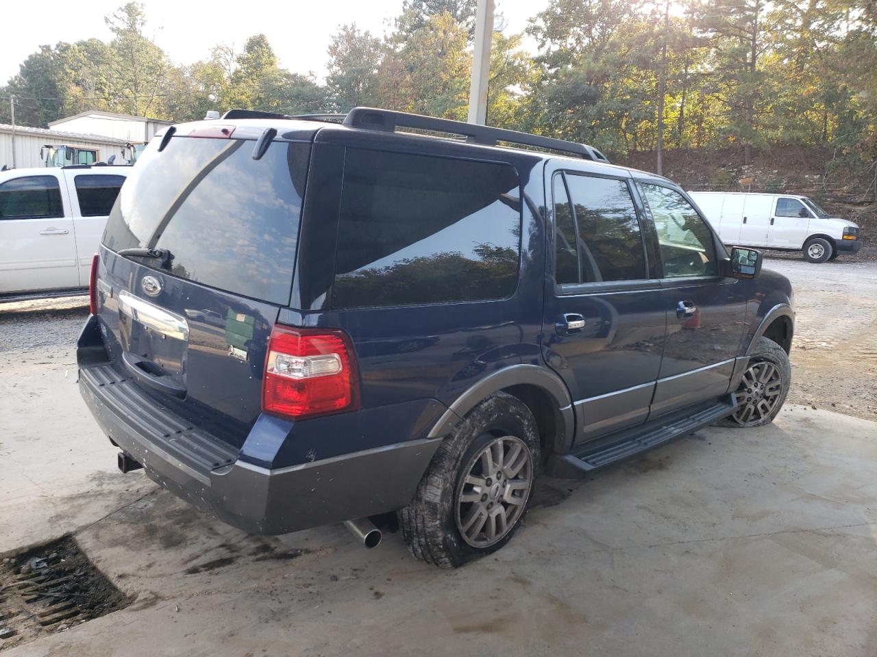 Photo 2 VIN: 1FMJU1H51CEF54911 - FORD EXPEDITION 