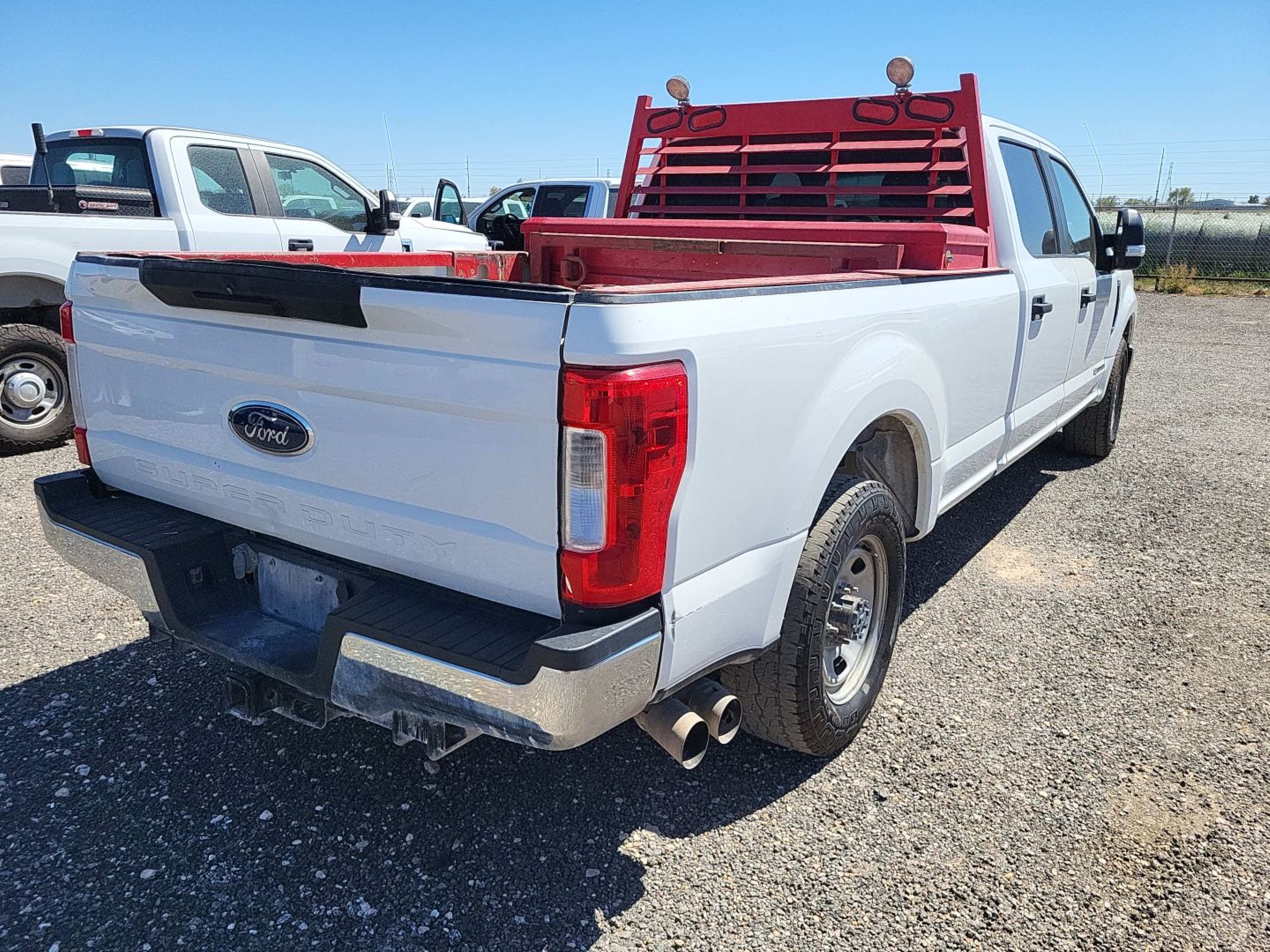 Photo 11 VIN: 1FT7W3AT1JEC70673 - FORD F350 