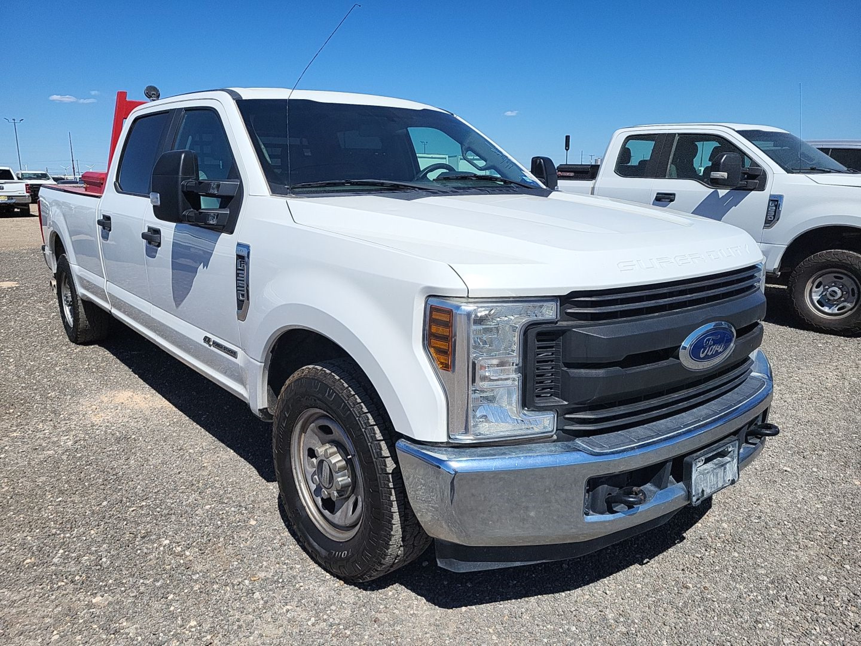 Photo 4 VIN: 1FT7W3AT1JEC70673 - FORD F350 