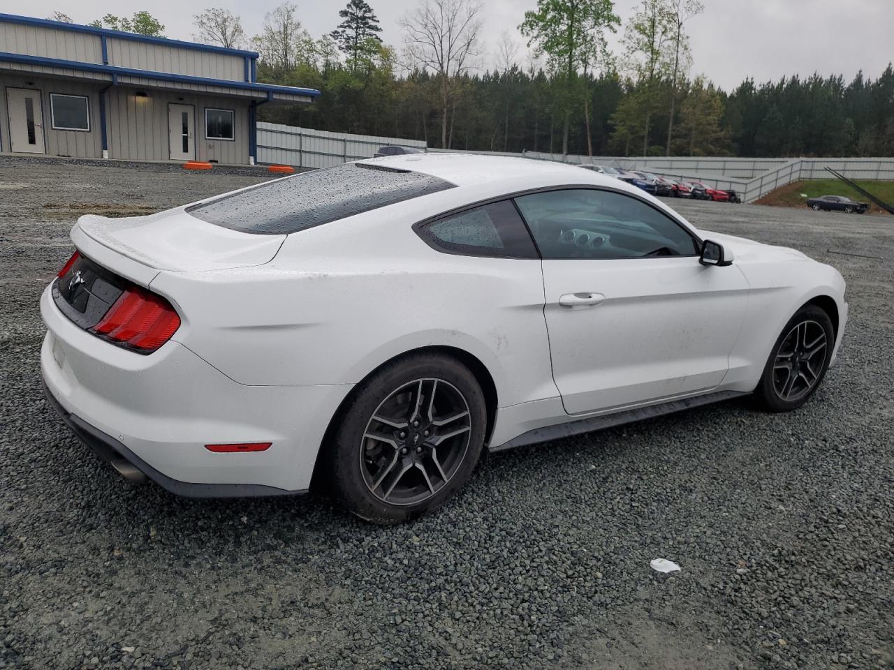 Photo 2 VIN: 1FA6P8TH0J5184663 - FORD MUSTANG 