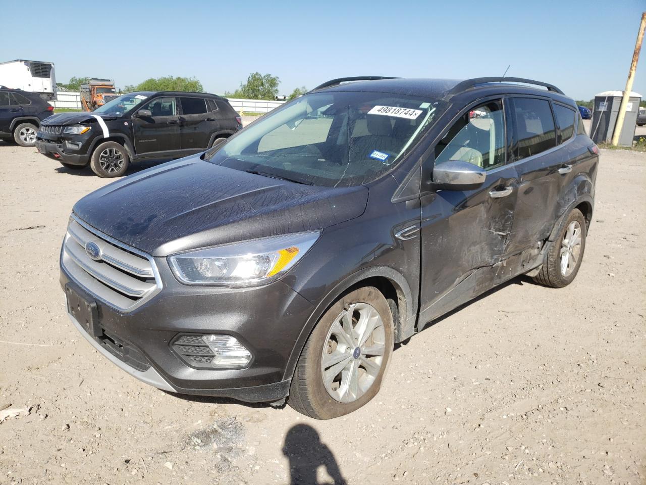 VIN: 1FMCU0GD1JUD07564 - ford escape