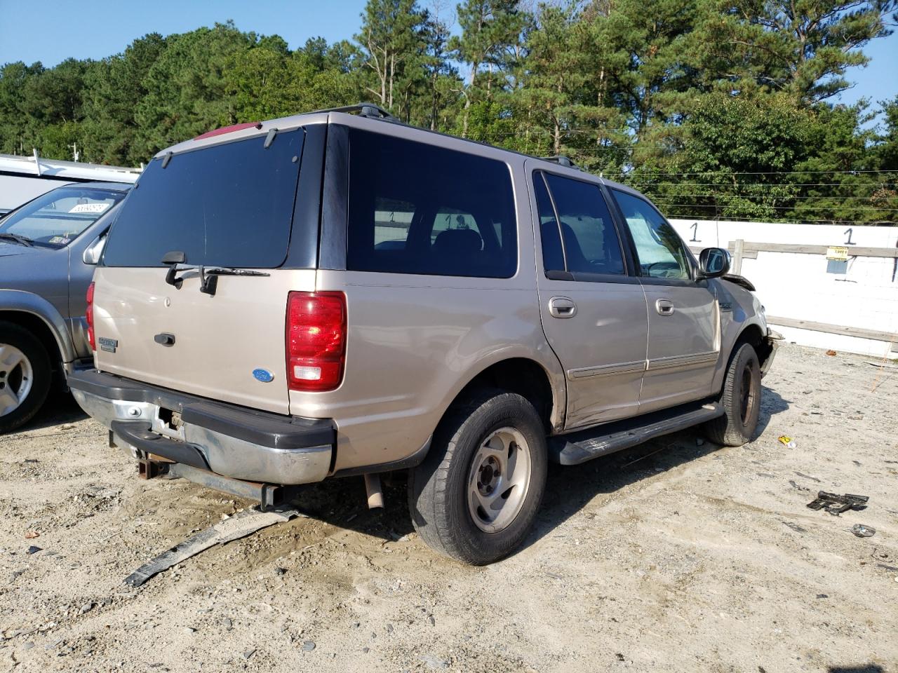 Photo 2 VIN: 1FMFU18L4VLC31844 - FORD EXPEDITION 