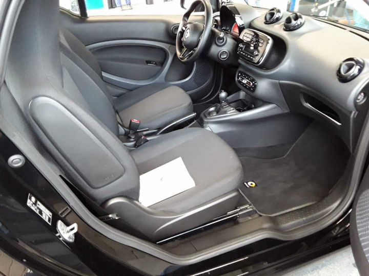 Photo 10 VIN: W1A4533911K472699 - SMART FORTWO COUPE (11.2014-&GT) 