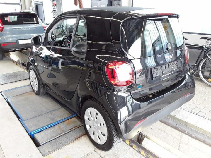 Photo 9 VIN: W1A4533911K472699 - SMART FORTWO COUPE (11.2014-&GT) 